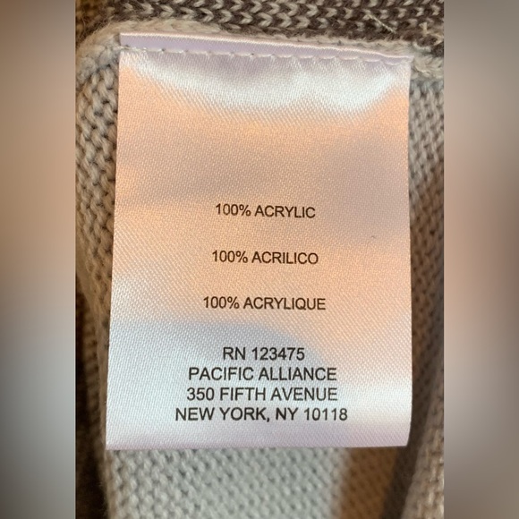 NWT Jones New York boxy turtleneck sweater. Size S. Gray animal print. - Picture 6 of 6